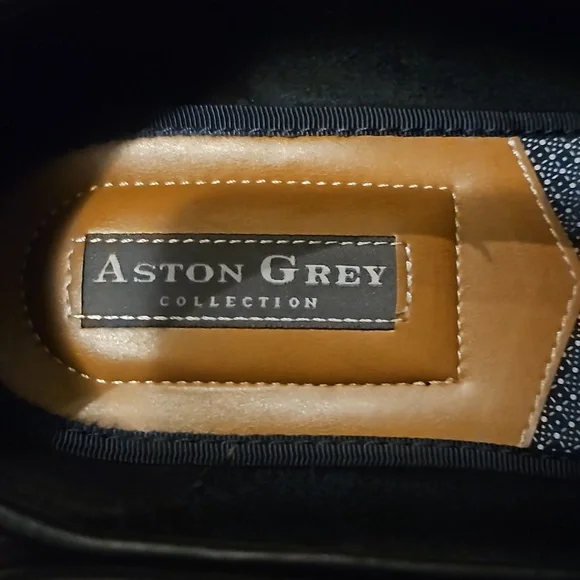 Men's Dress Shoes. - Picture 3 of 5